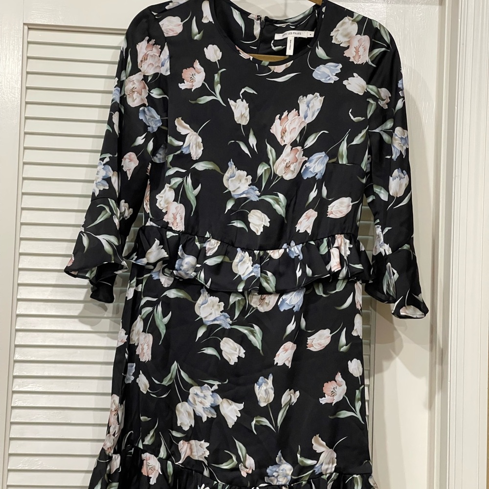 Avec Les Filles Black A-line Bell Sleeve Dress